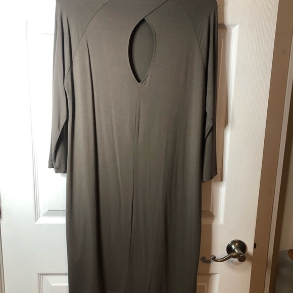 Tan dress - Picture 4 of 6